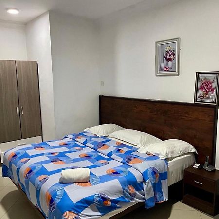 Van Der Salle Accra Bagian luar foto